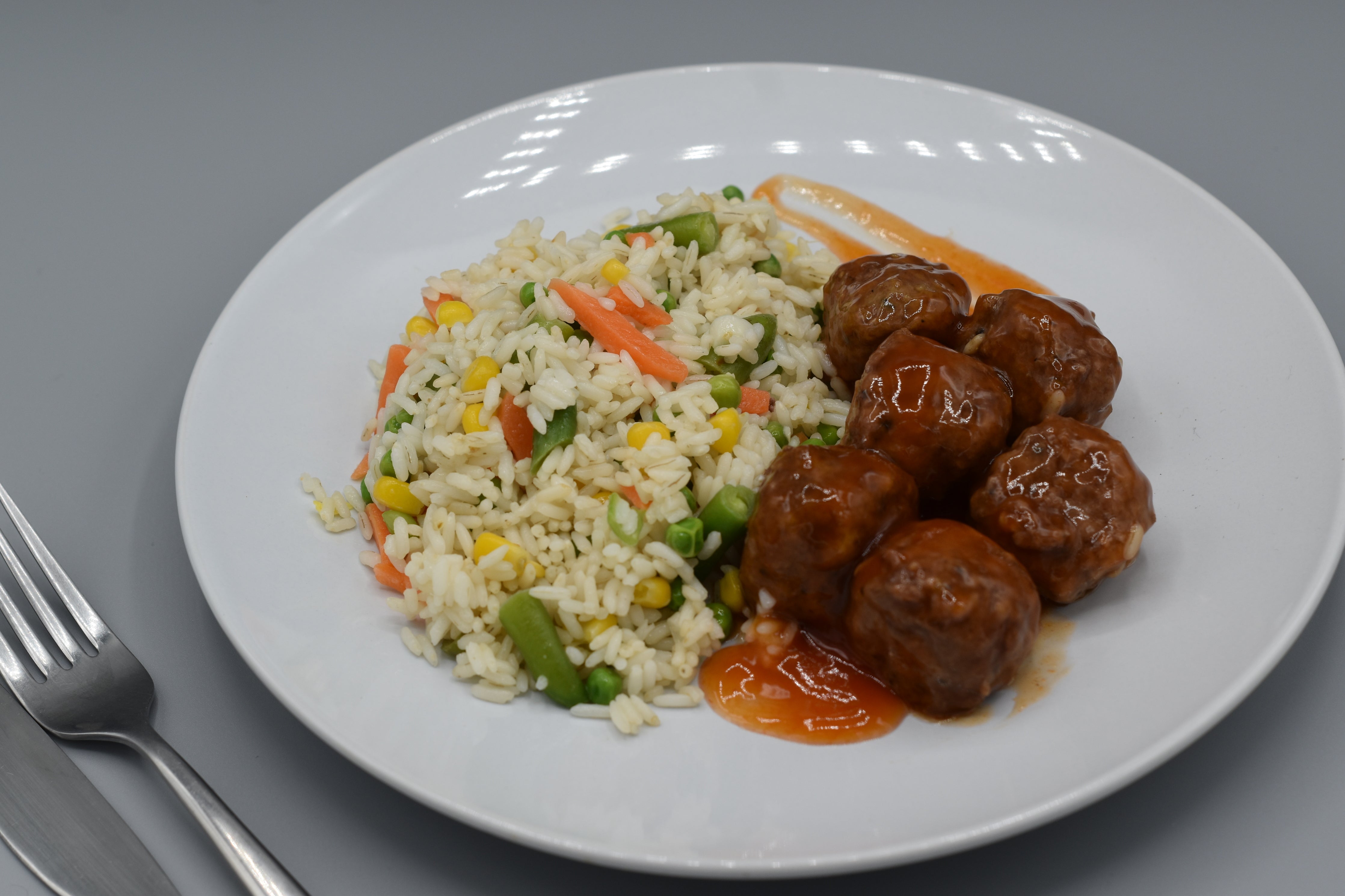 Chilli Meatballs with Rainbow Rice